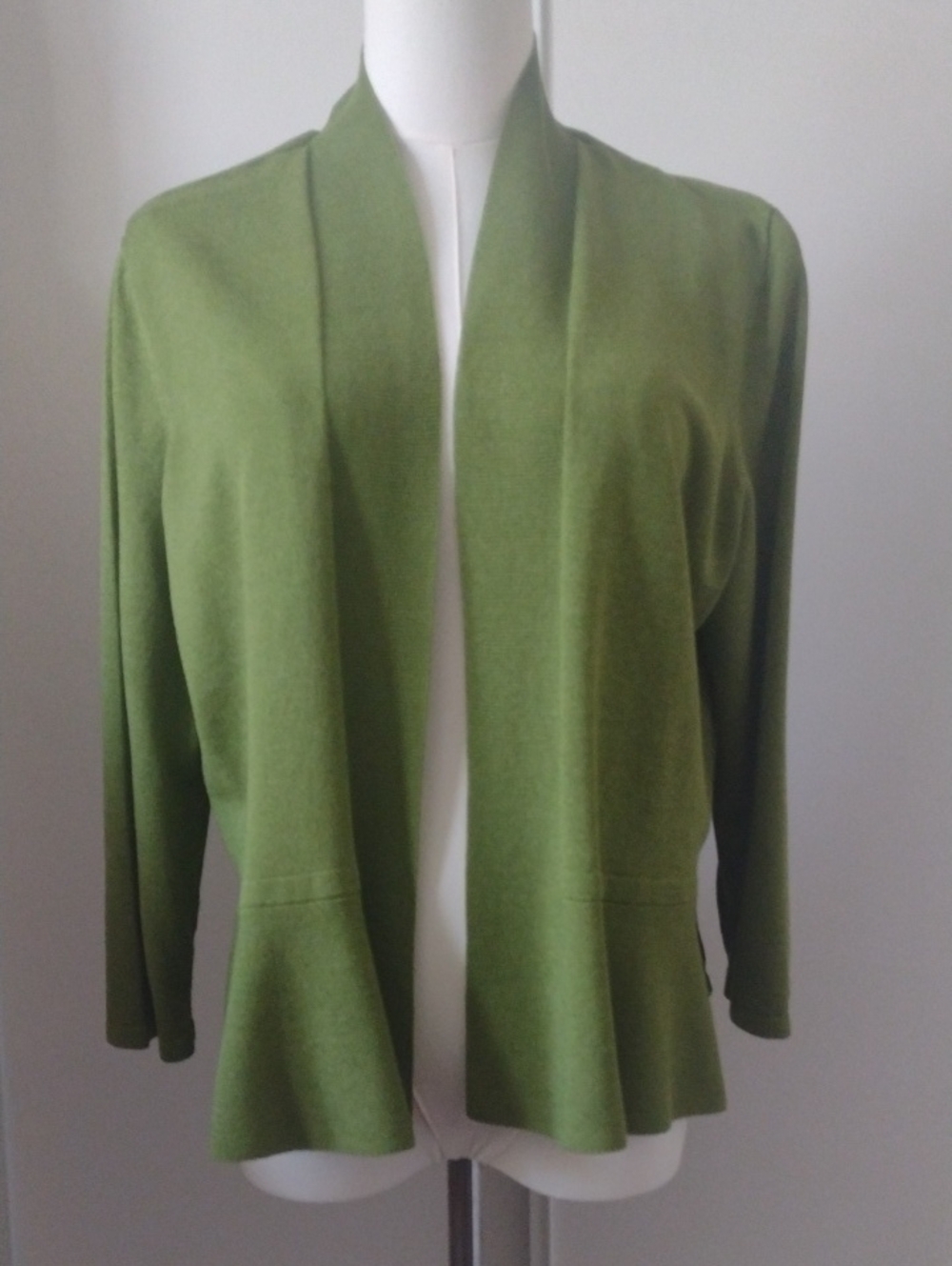 XL Wms Open-Front Olive Green Shrug Cardigan with Flared Hem  3/4 Sleeve